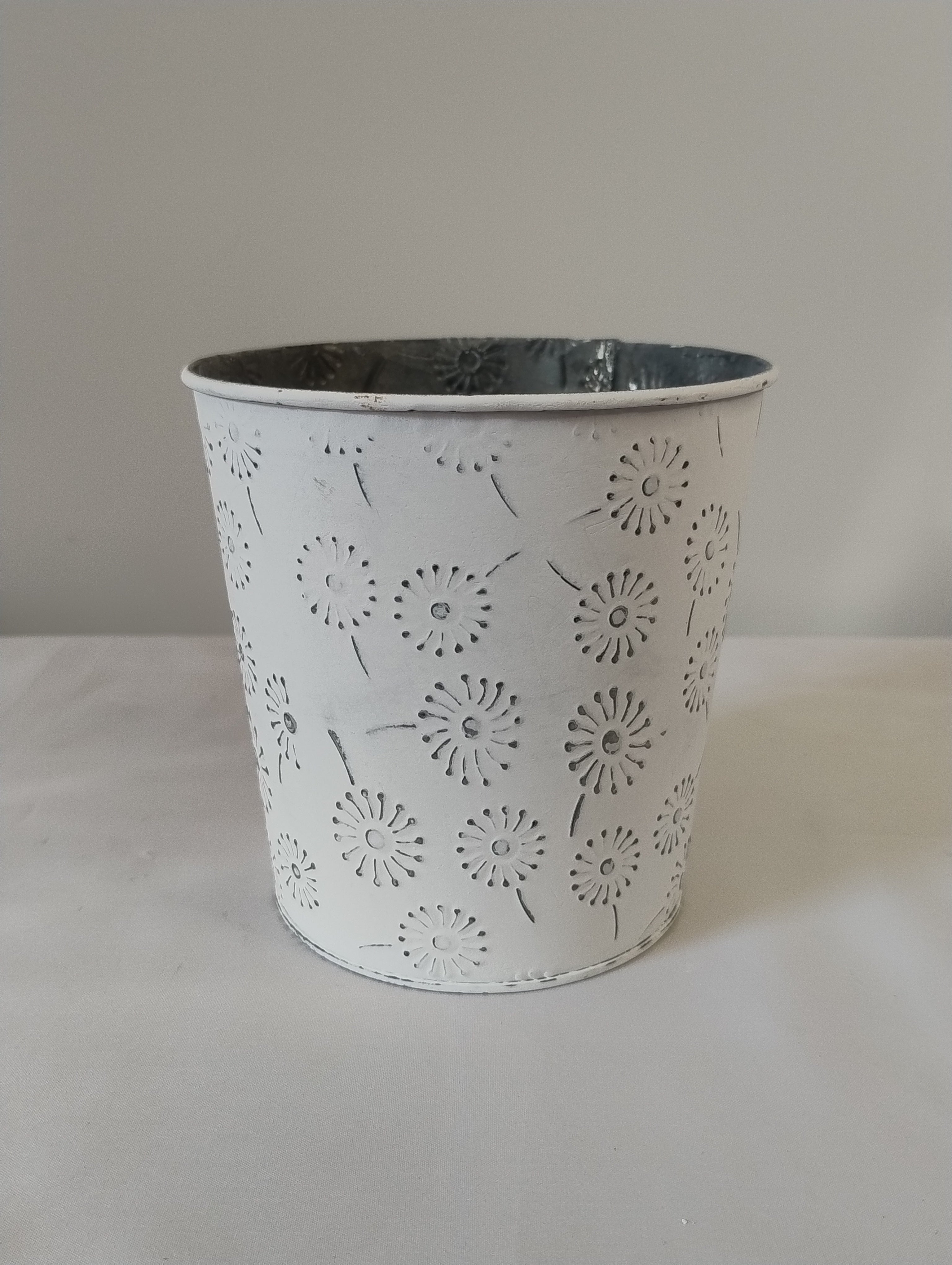 (DS8-2 182569) Metalowa osłonka na doniczkę