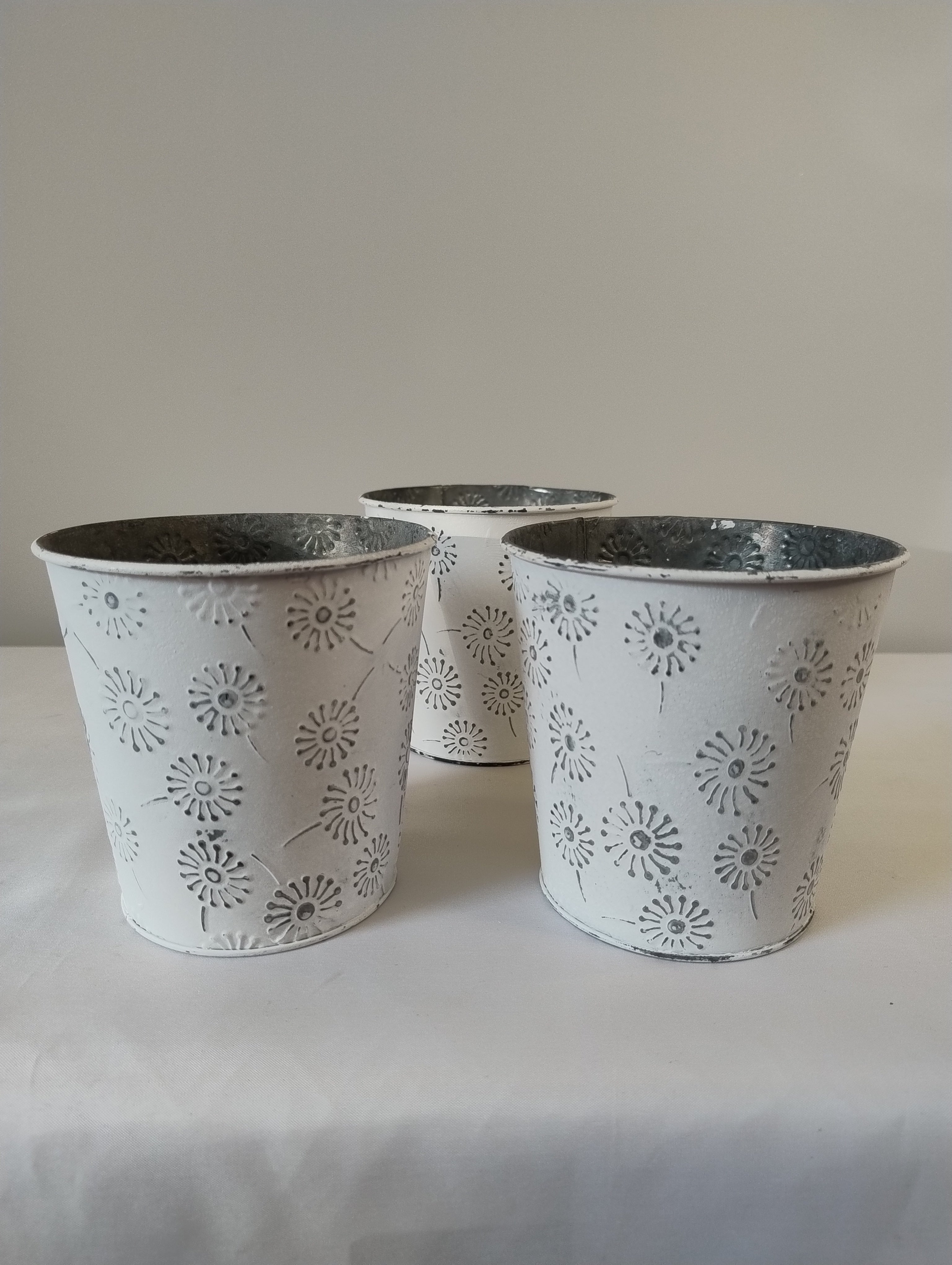 (DS8-2 182569) Metalowa osłonka na doniczkę