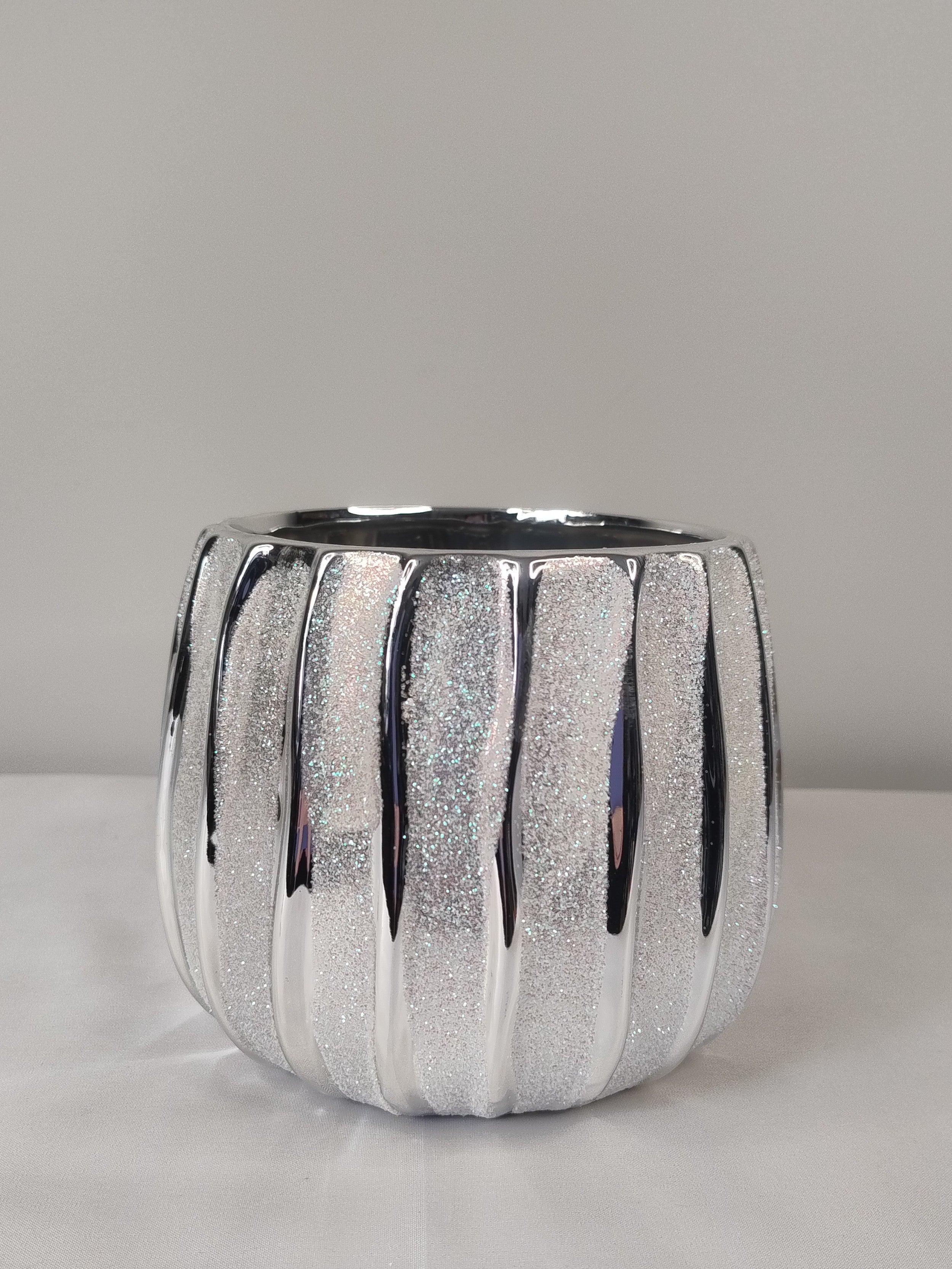 (DS9-1 05.295.16) Doniczka ceramiczna